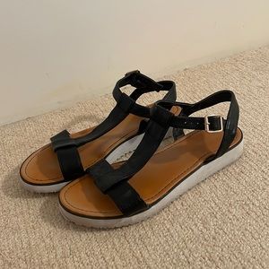Summer sandals! Super cute summer sandals in great condition.